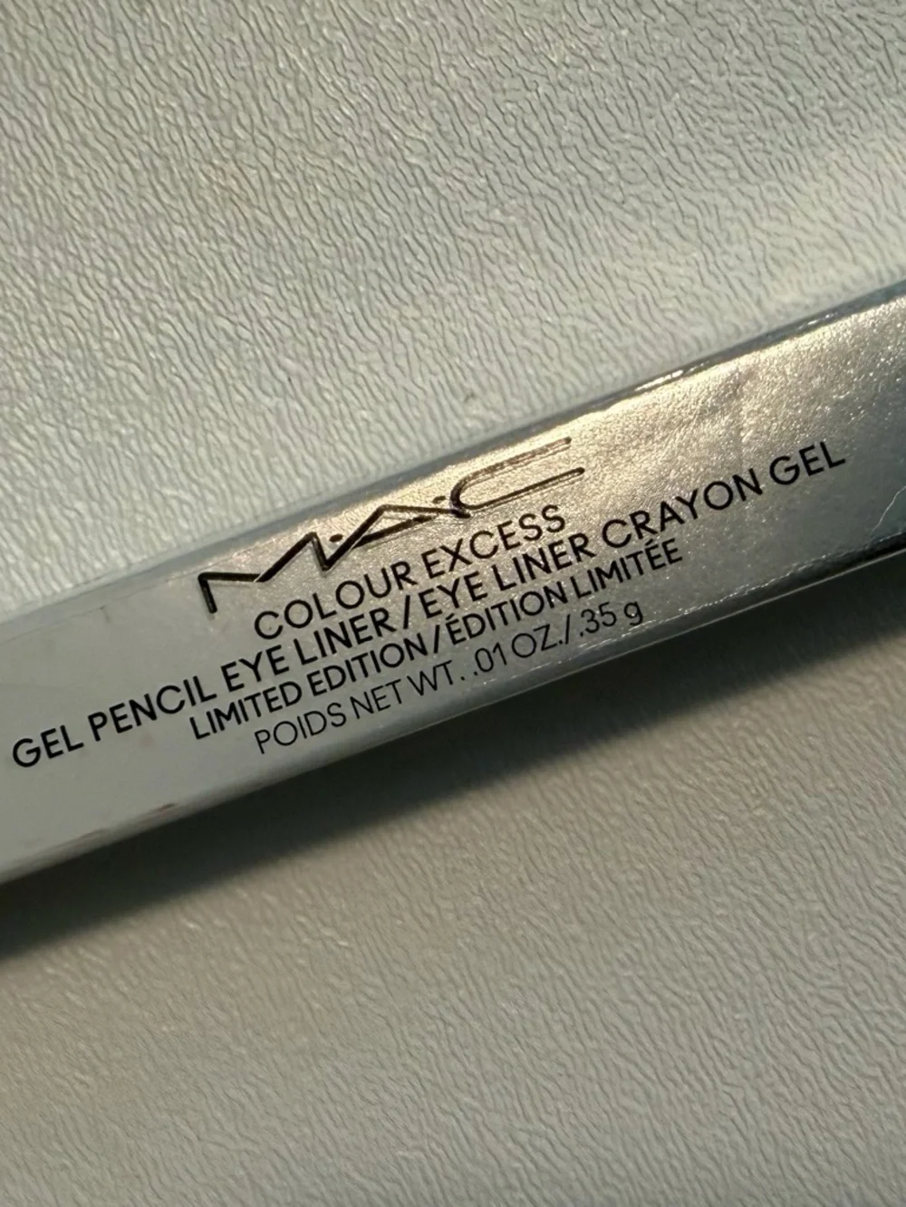 MAC Colour Pencil Eye Liner in “Gleam On”